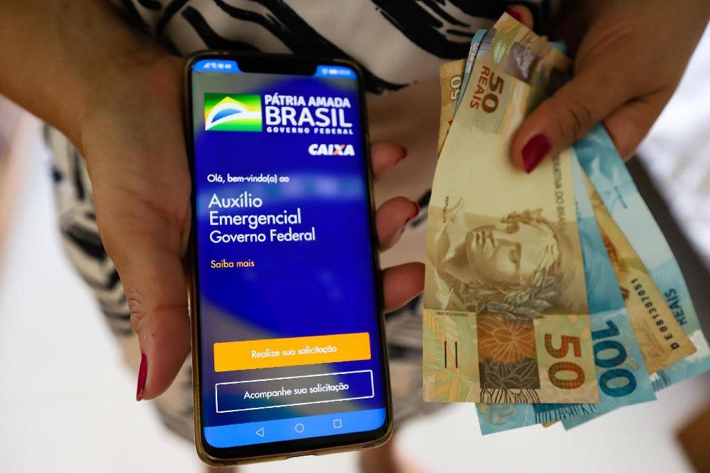 TCU estima que pagamentos irregulares do auxílio emergencial somaram R$ 54,6 bilhões